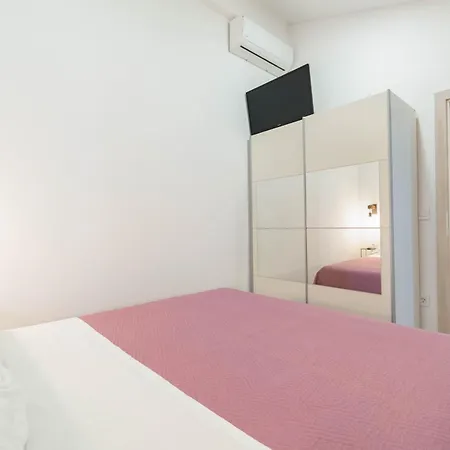 L&l Makarska